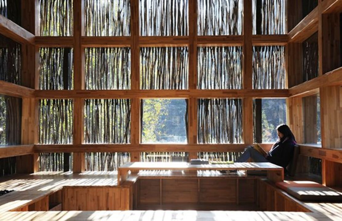 China inaugura biblioteca feita de gravetos