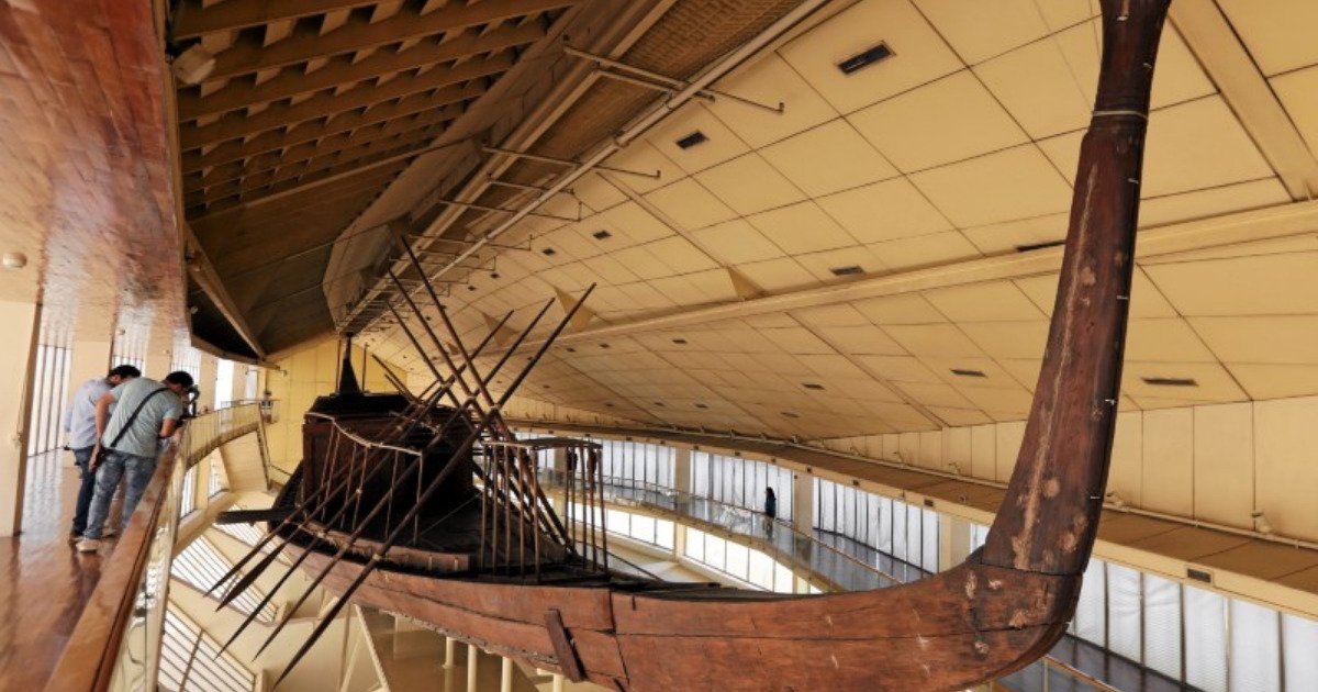 Barco Solar do Rei Khufu é parte do Grande Museu Egípcio do Cairo